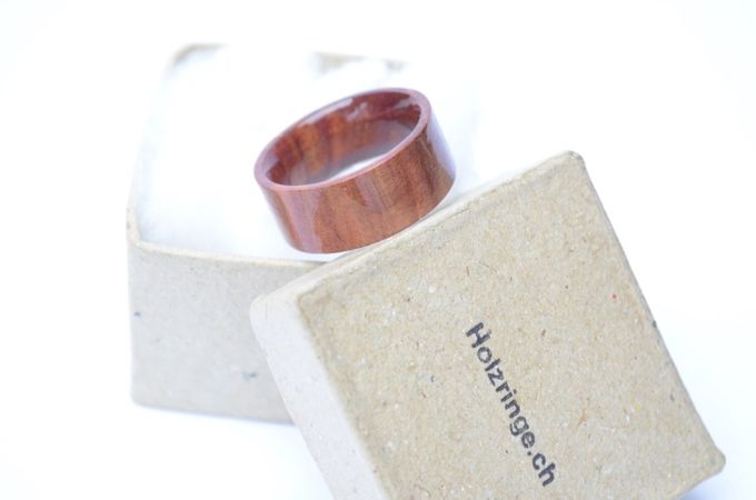 Holzring aus einem Holz 70.-