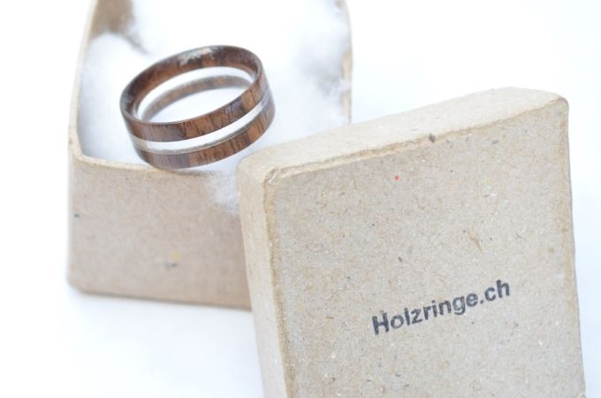 Holzring mit einem Acryl 120.-