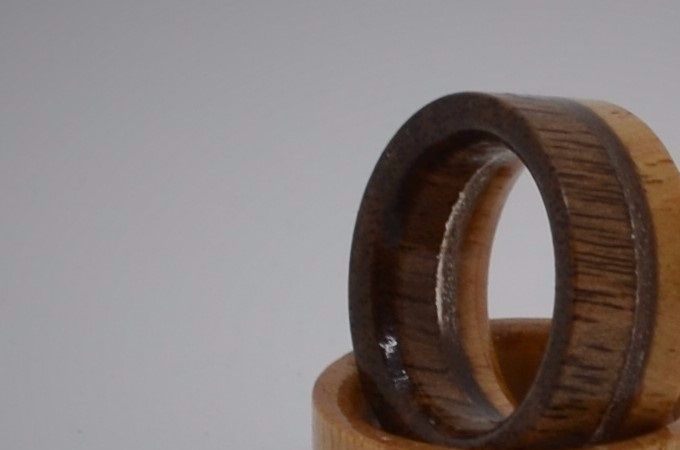 Partnerringe aus Nussbaum,Edelkastanie und mit durchsichtigem Acryl 1,5mm je 150.-