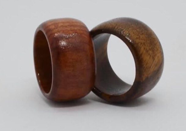 Ring aus Nussbaum und Zwetschgenholz 15mm Breite je 70.-